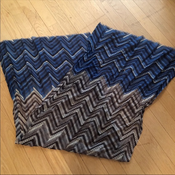 Club Monaco print scarf - Picture 4 of 5